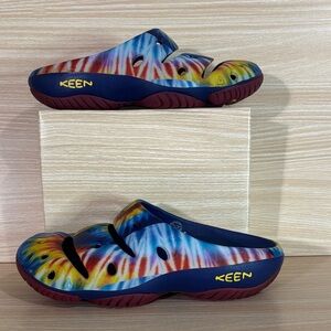 KEEN Yogui Arts Rainbow Tie-Dye Clogs Men’s 10 / Women’s 12